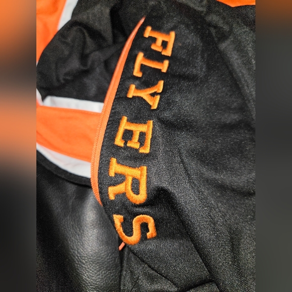 Philadelphia Flyers XL jacket. Worn once - Picture 2 of 7
